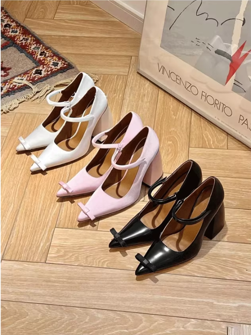 Vintage Collectible Shoes - Elegant Pointed-Toe Multi-Color Mary Jane Pumps