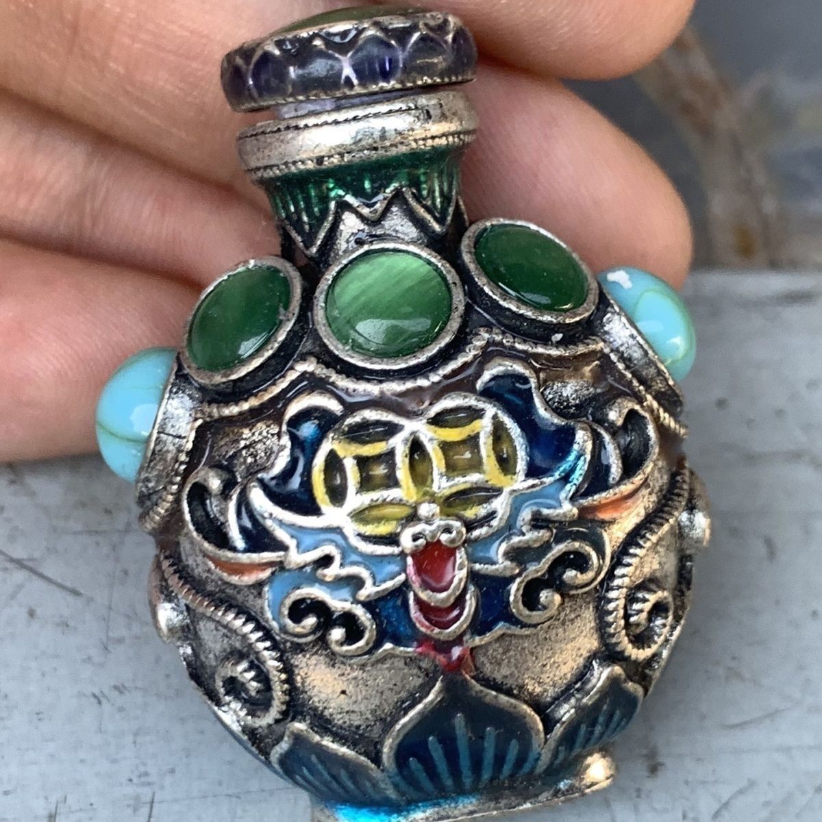 Vintage Cloisonne Bronze Snuff - Vintage Collectible Bottles บทวิจารณ์และราคา