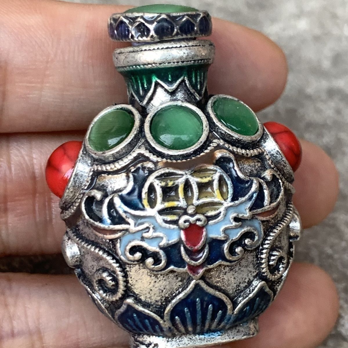 Vintage Cloisonne Bronze Snuff - Vintage Collectible Bottles บทวิจารณ์และราคา